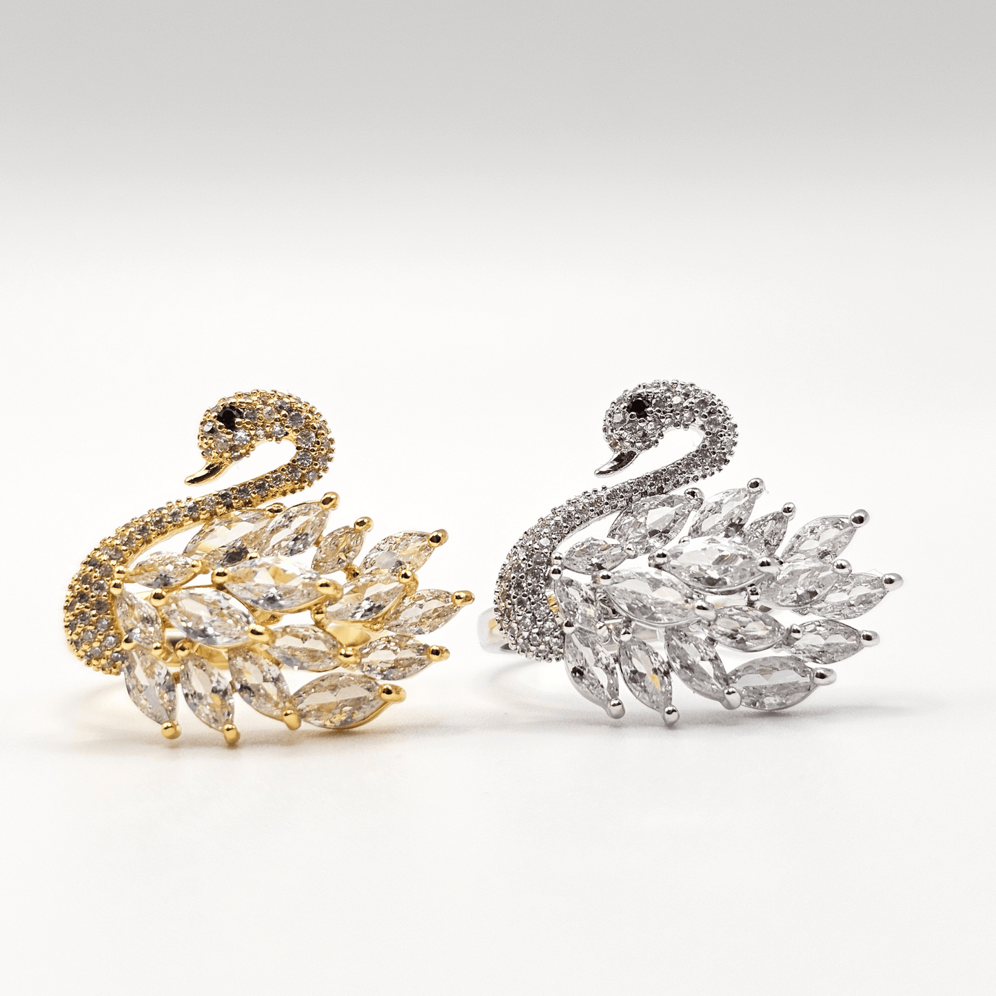 Chivelle Swan Elegance Statement Ring – Gold / Silver