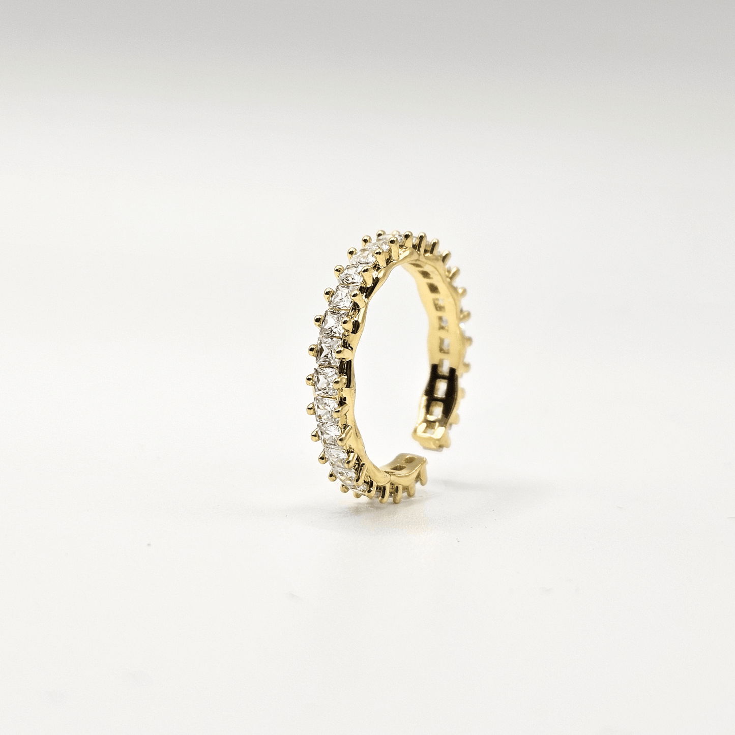 Chivelle Luxe Radiance Gold Eternity Band