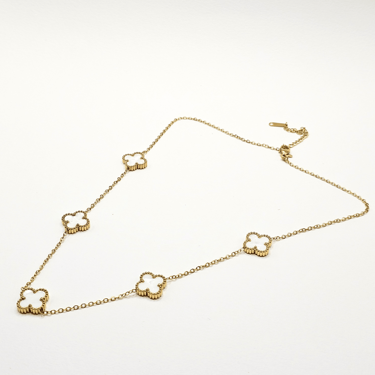 Chivelle Clover Luxe 5-Petal Mother of Pearl Necklace