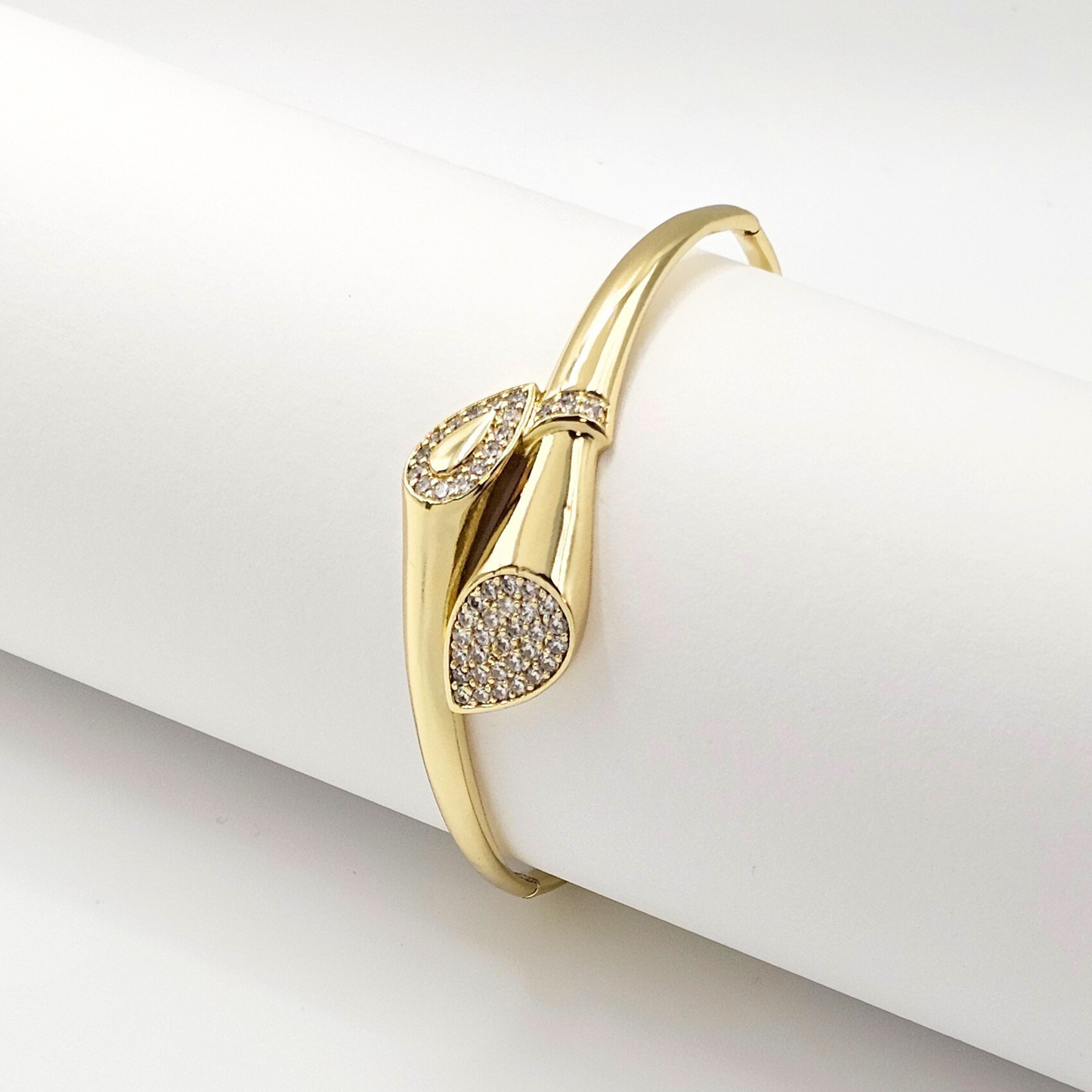 Chivelle Crystal Snake Head Hinge Bangle – 18K Gold Plated
