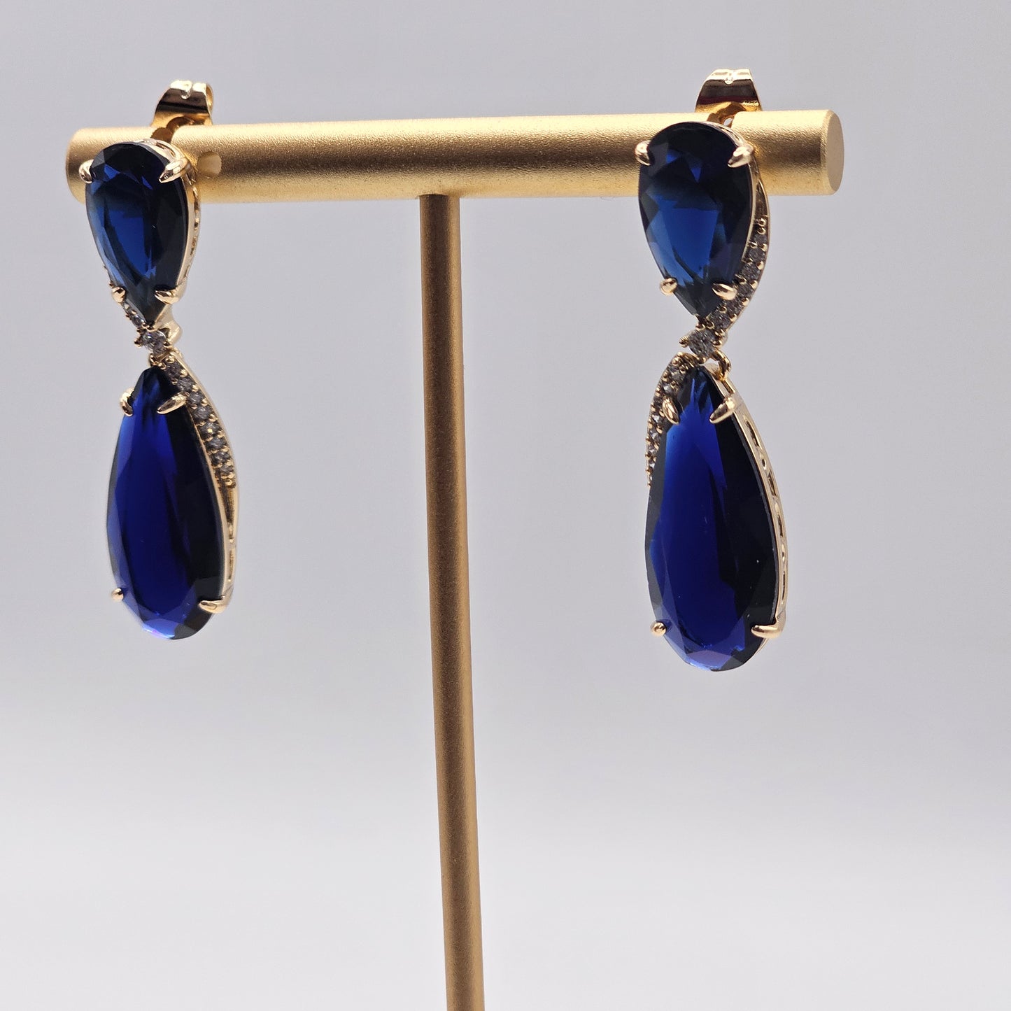 Chivelle Midnight Elegance Drop Earrings