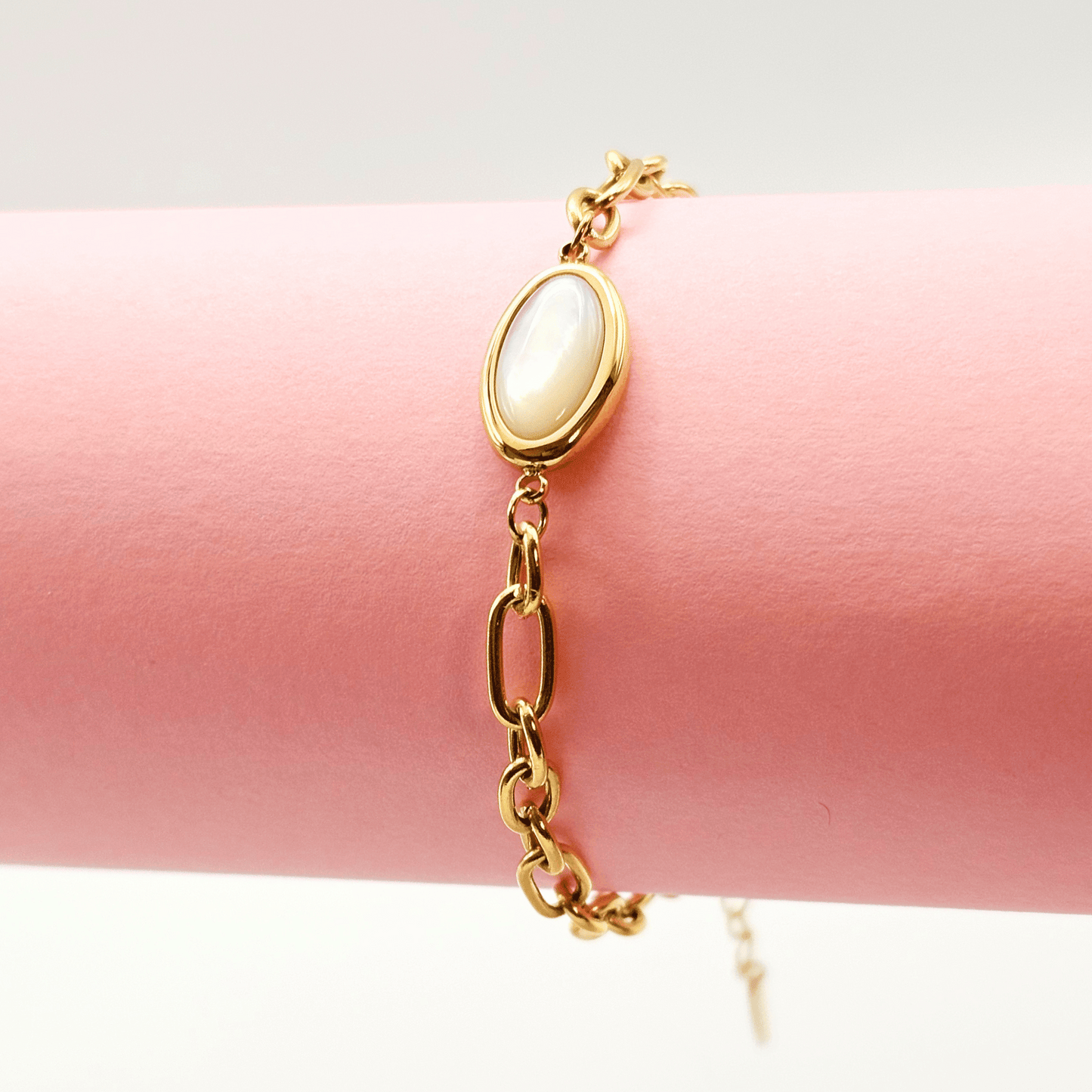 Oval Mother of Pearl Chain Bracelet