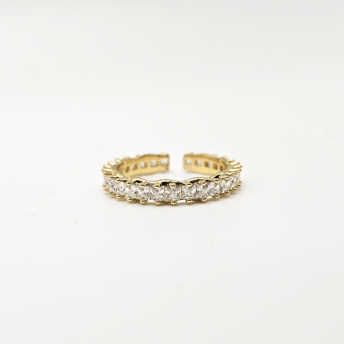 Chivelle Luxe Radiance Gold Eternity Band