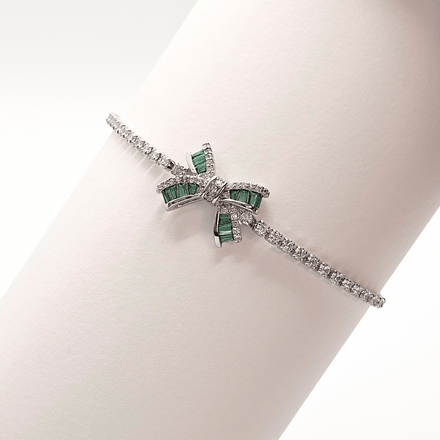 Emerald Bow Adjustable Bracelet – Silver