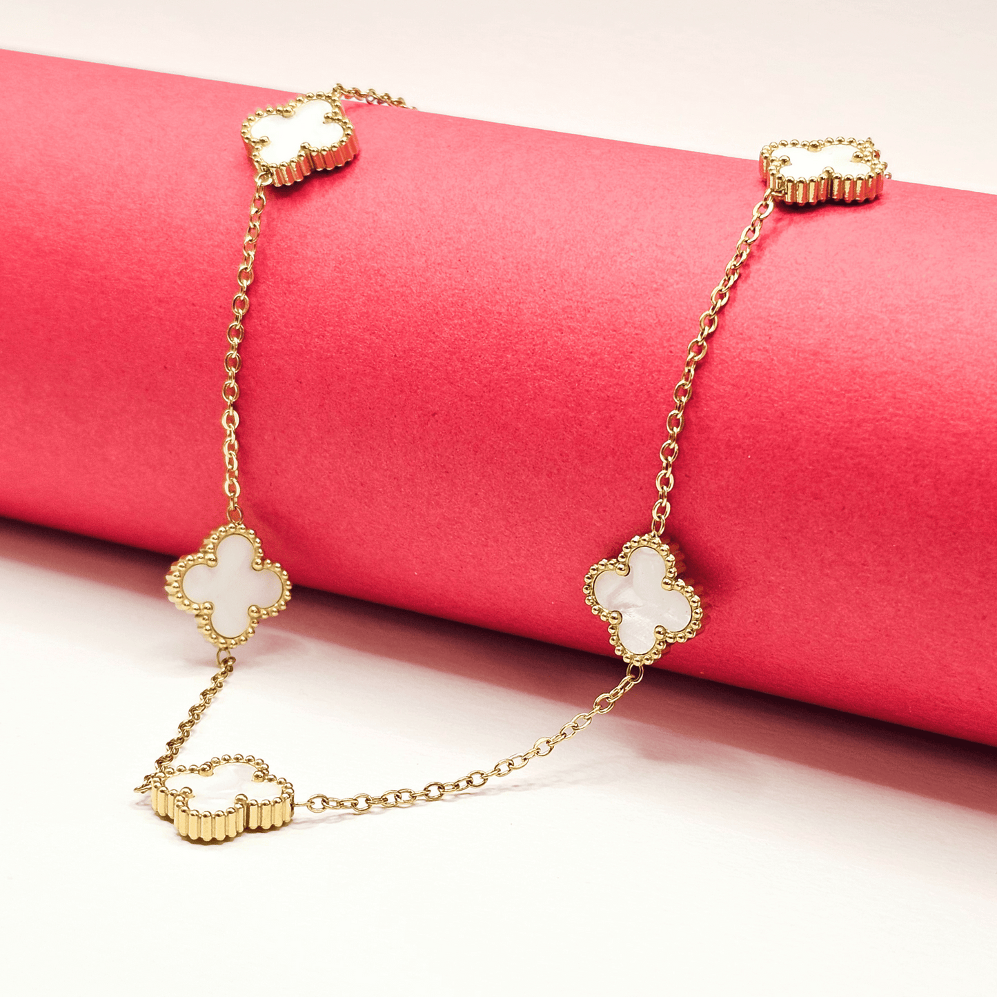 Chivelle Clover Luxe 5-Petal Mother of Pearl Necklace