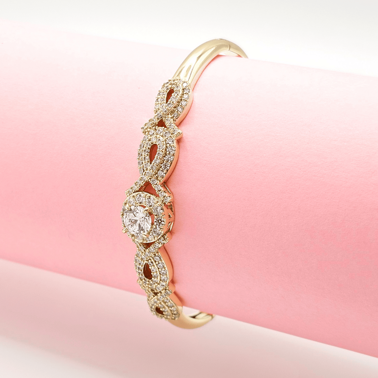 Éclat Royale Hinge Bangle