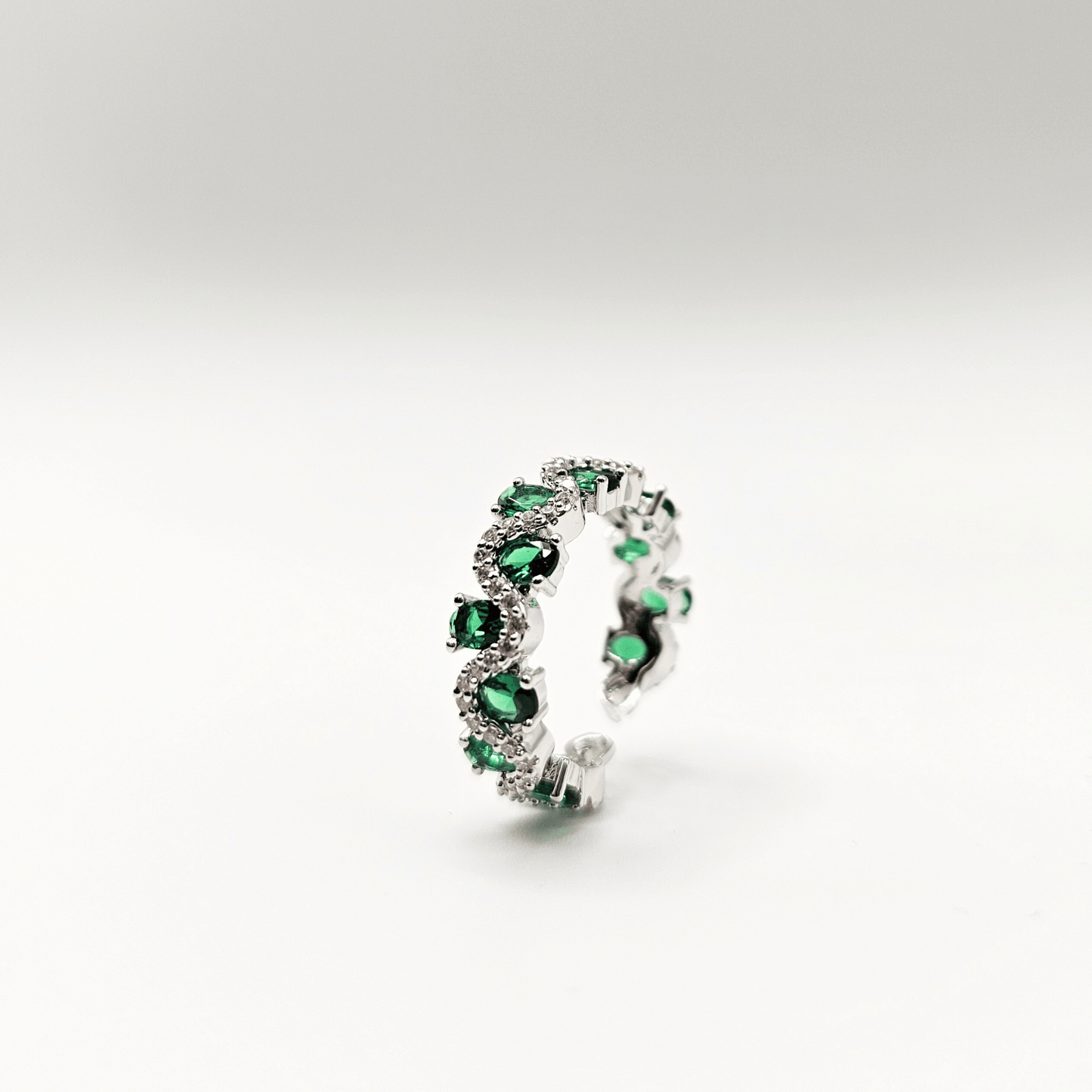 Chivelle Luxe Emerald Wave Eternity Band