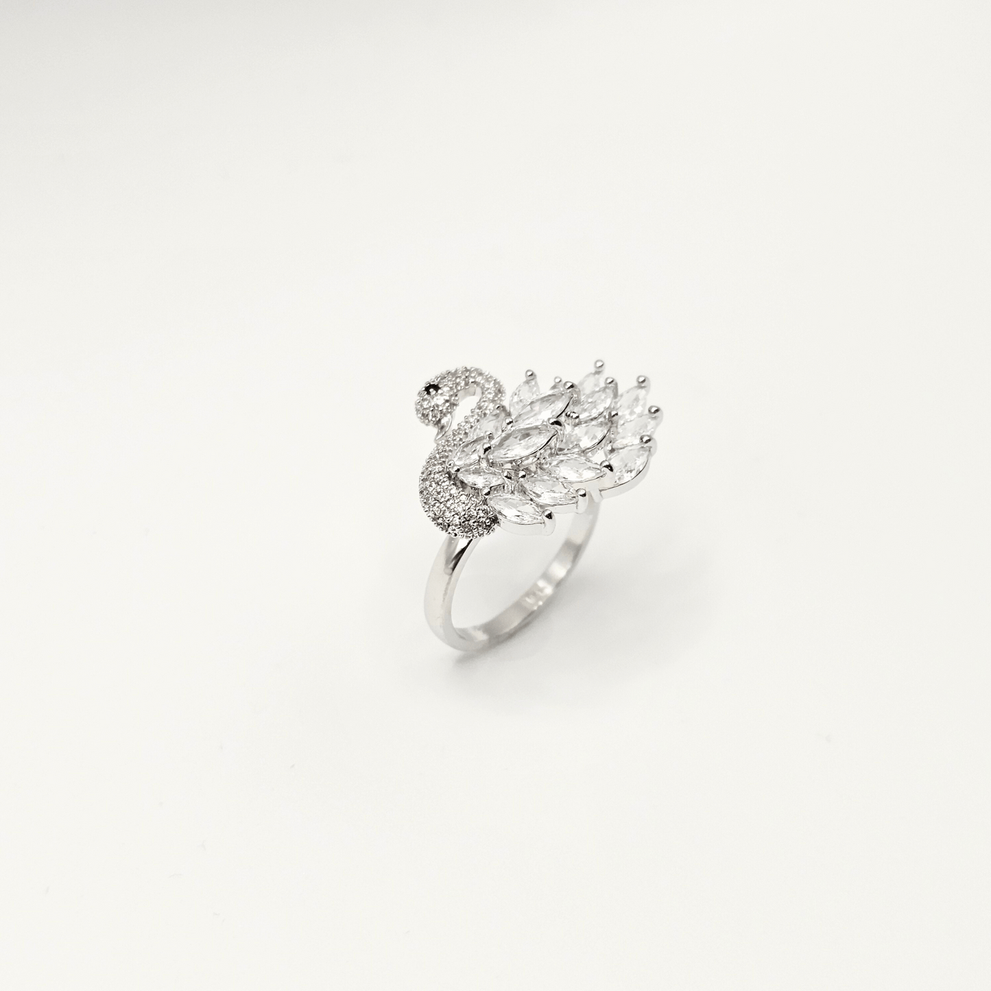 Chivelle Swan Elegance Statement Ring – Gold / Silver