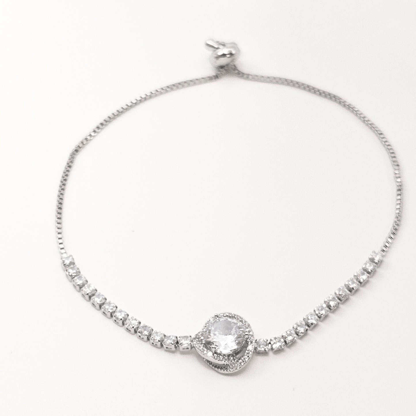 Radiance Bloom solitaire Adjustable Bracelet – Gold & Silver