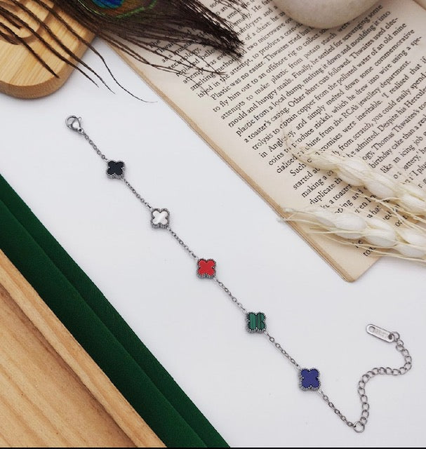 Chivelle Small Clover Charm Chain Bracelet