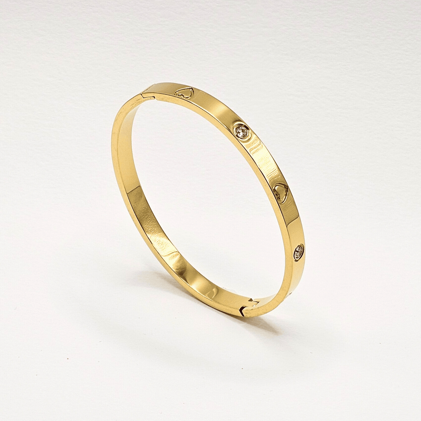 Heartstone Hinged Bangle – 18K Gold Plated