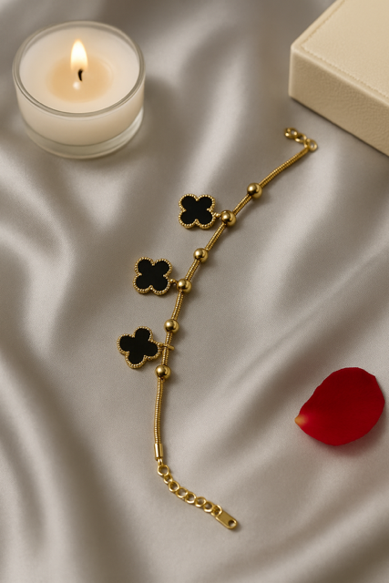 Chivelle Black Clover Beaded Charm Bracelet – Midnight Glow Edition