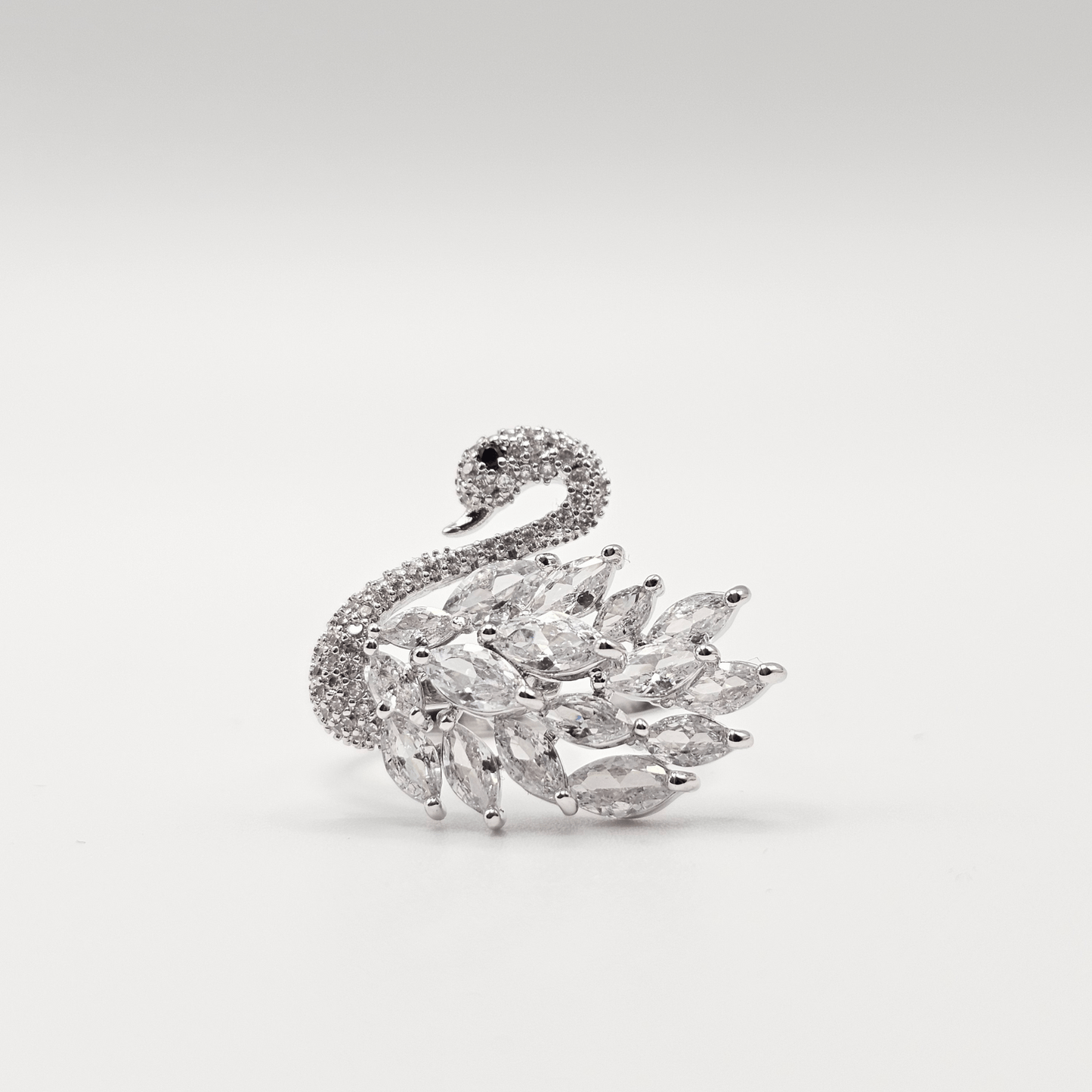 Chivelle Swan Elegance Statement Ring – Gold / Silver