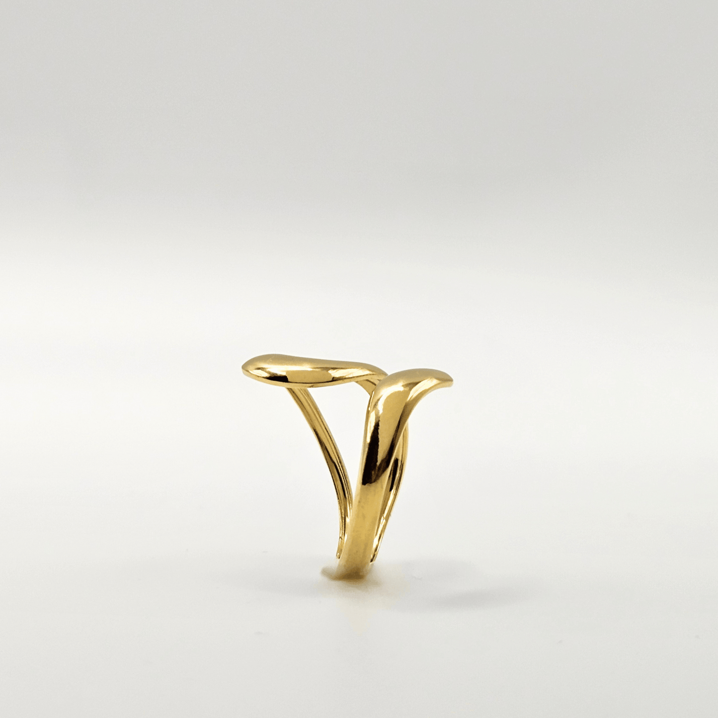 Chivelle Aurea Flow Statement Ring
