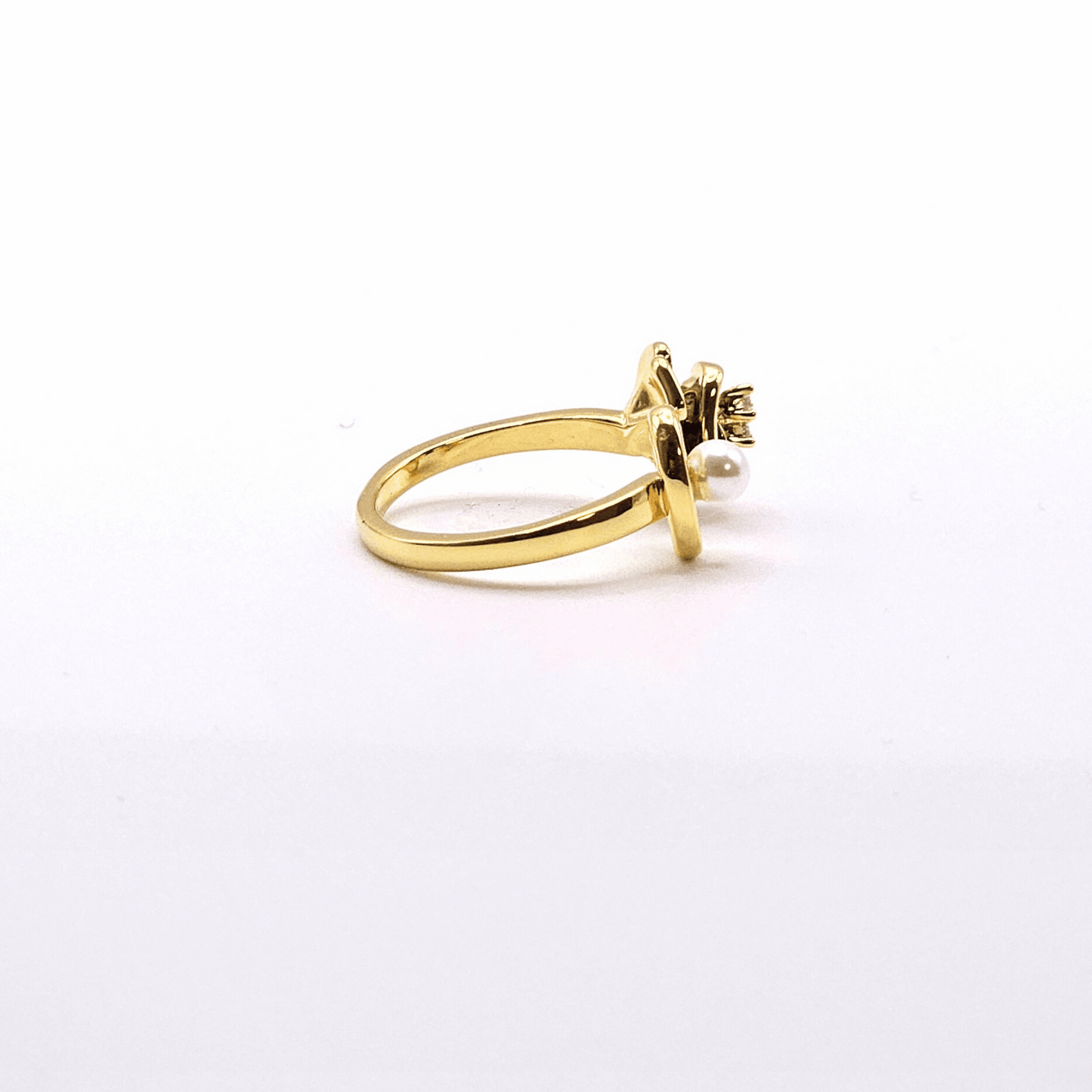Chivelle Bloom & Mother-of-Pearl Duo Gold Ring – Minimalist Open Design