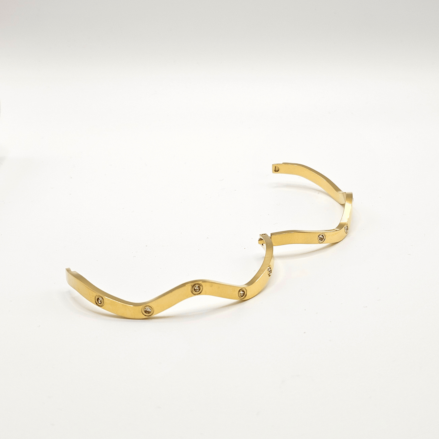 Ondulé Wave Crystal Cuff Bangle