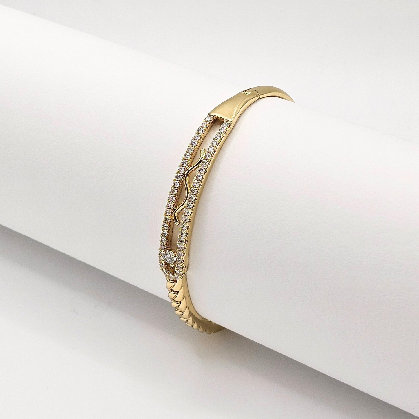 Diamond Mesh Detail Hinge Bangle – 18K Gold Plated