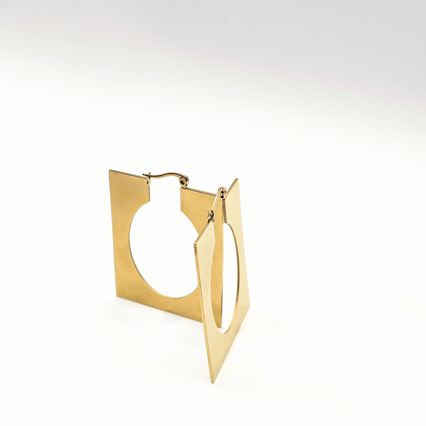 Chivelle Luxe Geometric Square Hoop Earrings – 18K Gold Plated