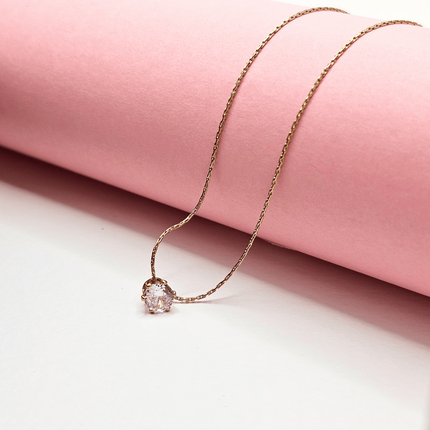 Chivelle Solitaire Sparkle Pendant Necklace