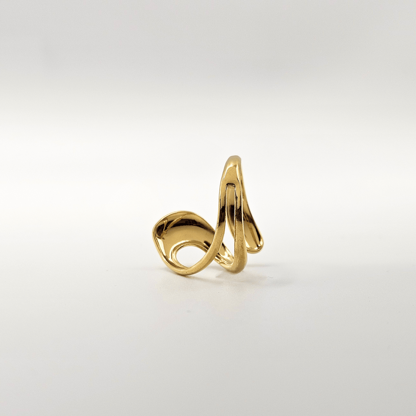 Chivelle Aurea Flow Statement Ring