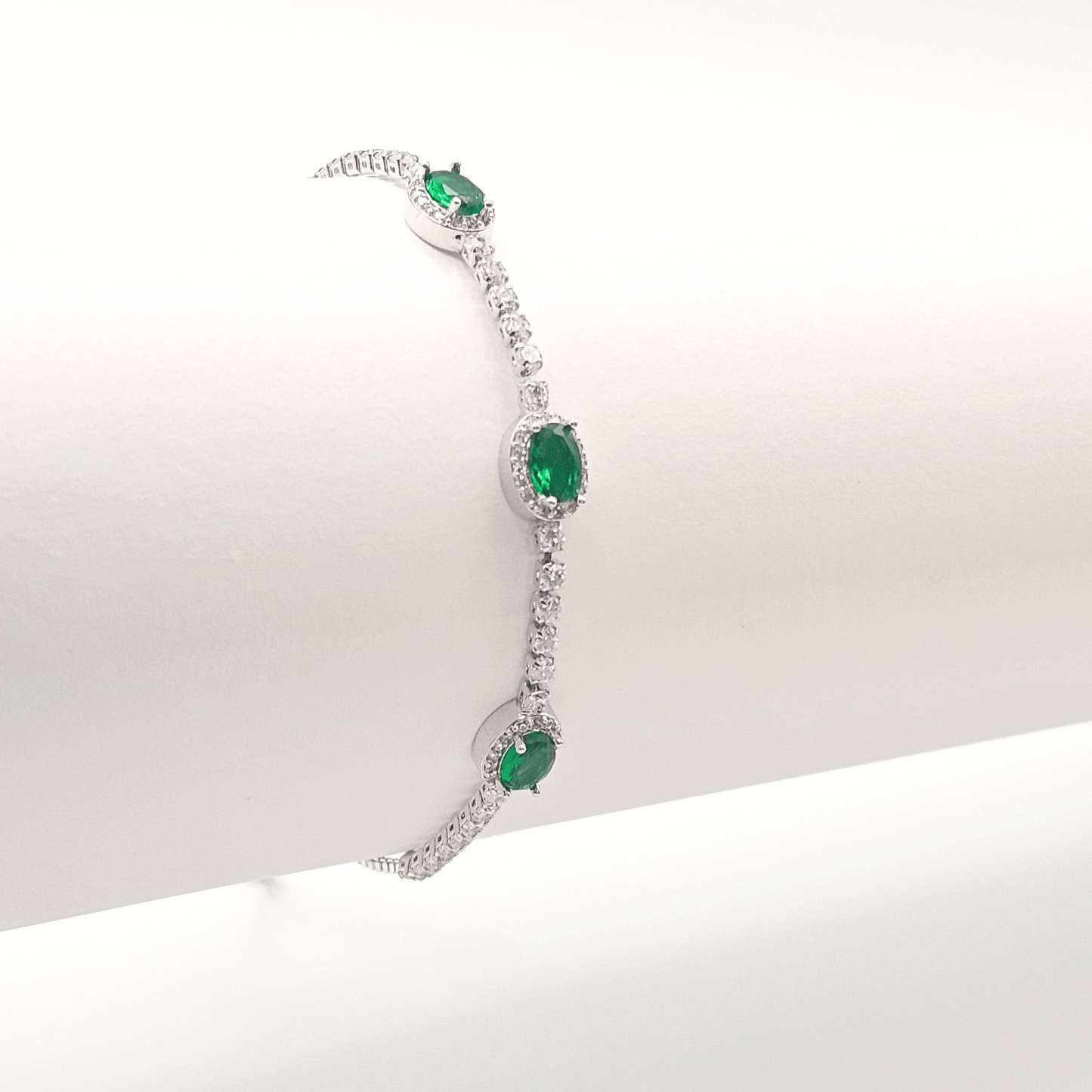 Regalia Oval Luxe Adjustable Bracelet – Emerald-Green