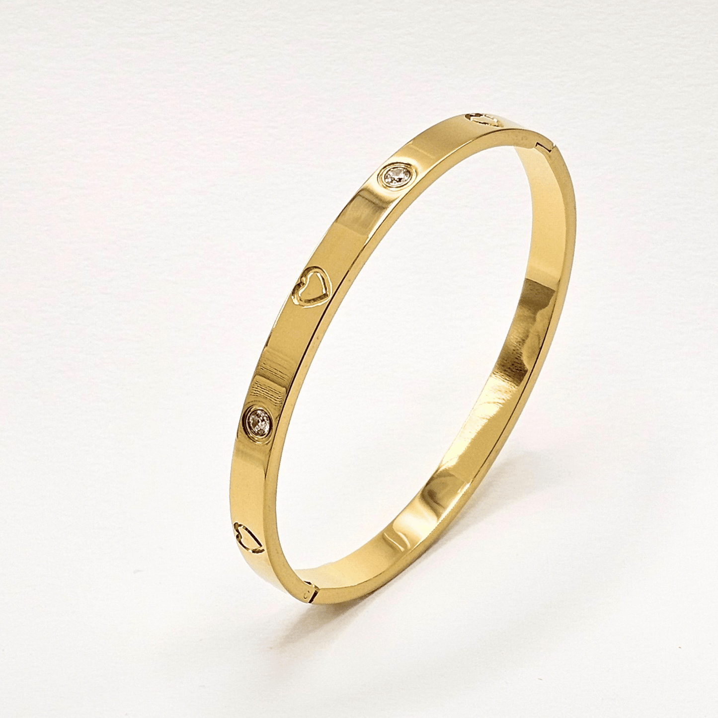 Heartstone Hinged Bangle – 18K Gold Plated